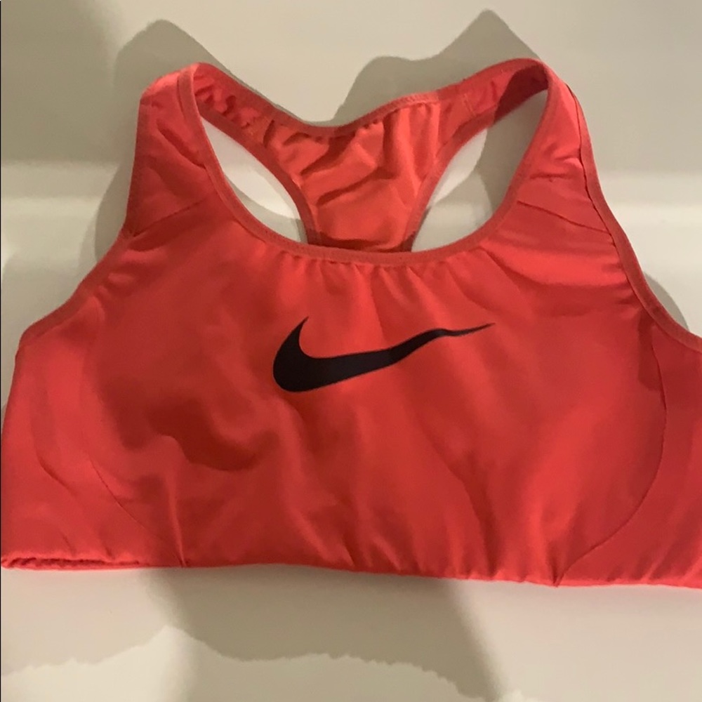 Nike sports bra size medium